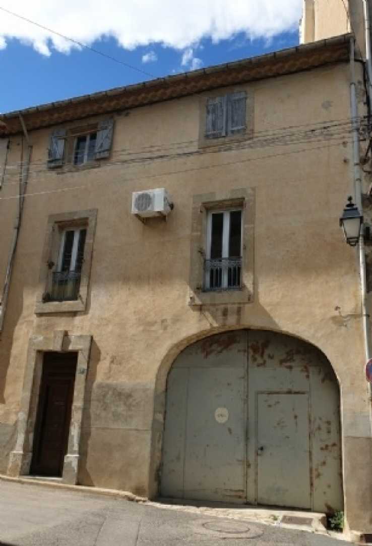 garage with living space on Wine Grower House House For Sale In Occitanie