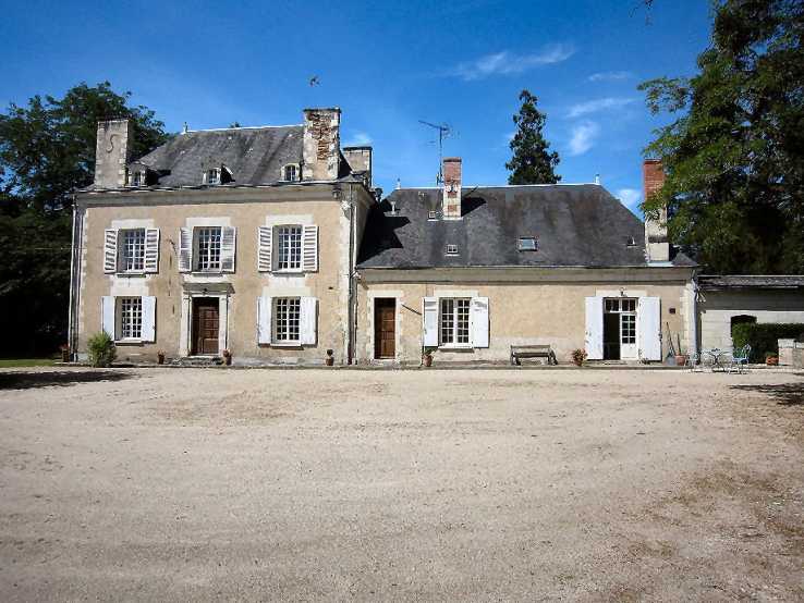 Character Houses, Mansions and Chateaux for sale in the Loire Valley