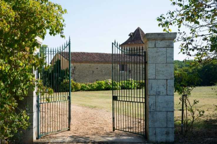 Castles, Chateaux & Estates for Sale in France | My-French-House.com