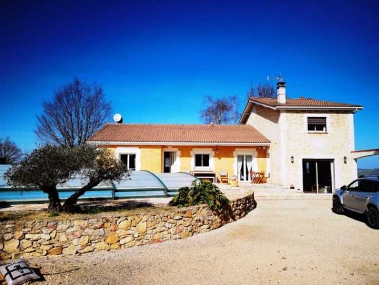 Stone Houses & Country Homes for Sale in France