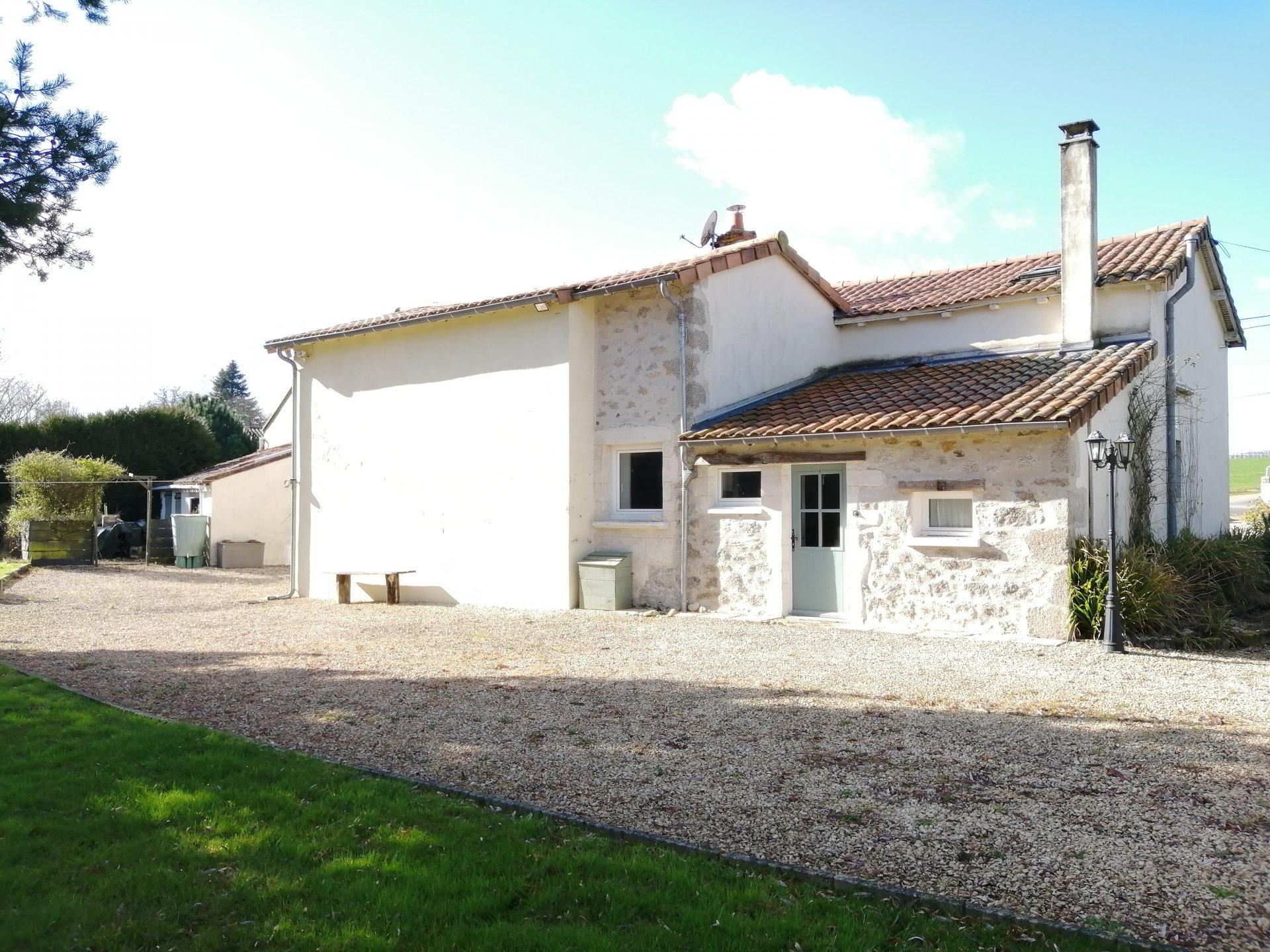 stone-houses-country-homes-for-sale-in-france