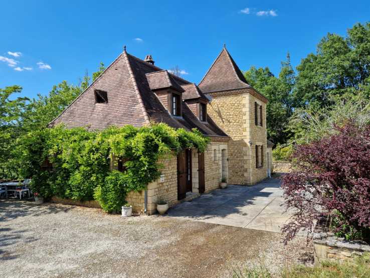 Stone Houses & Country Homes for Sale in France