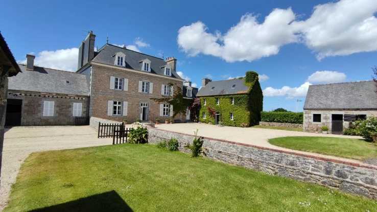 French Mansions & Maisons de Maitres for sale in France